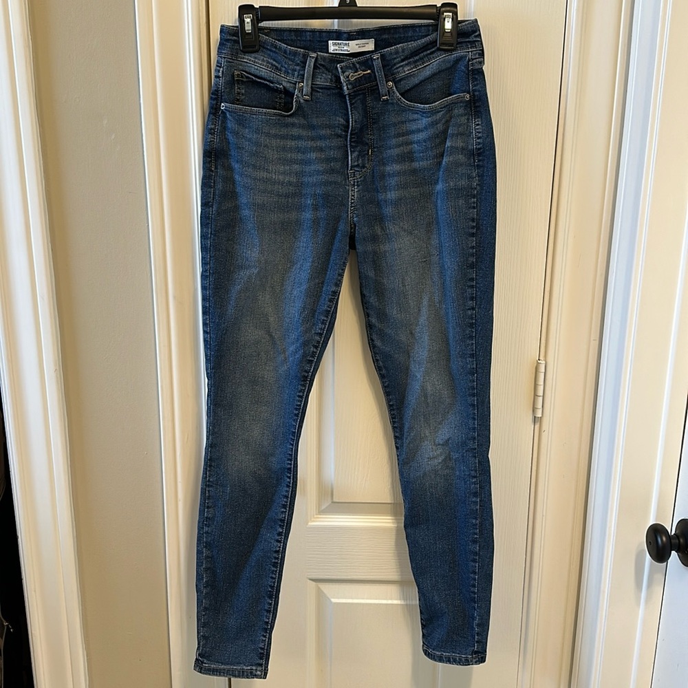 Levis Signature Gold Shaping Skinny Jean
